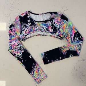 Liquid cropped sleeves